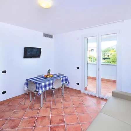 Ai Pozzi Village - Ili02226-sya לואנו